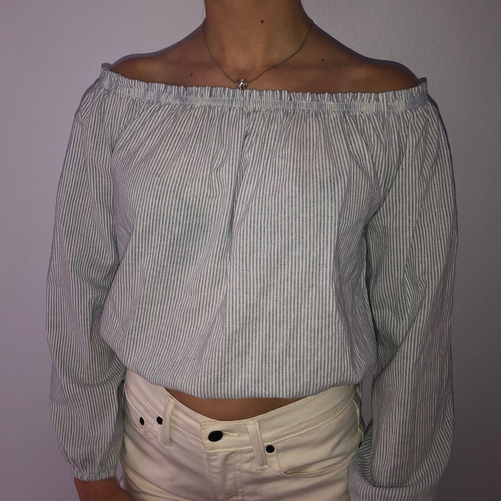 Brandy Melville Off-the-Shoulder top